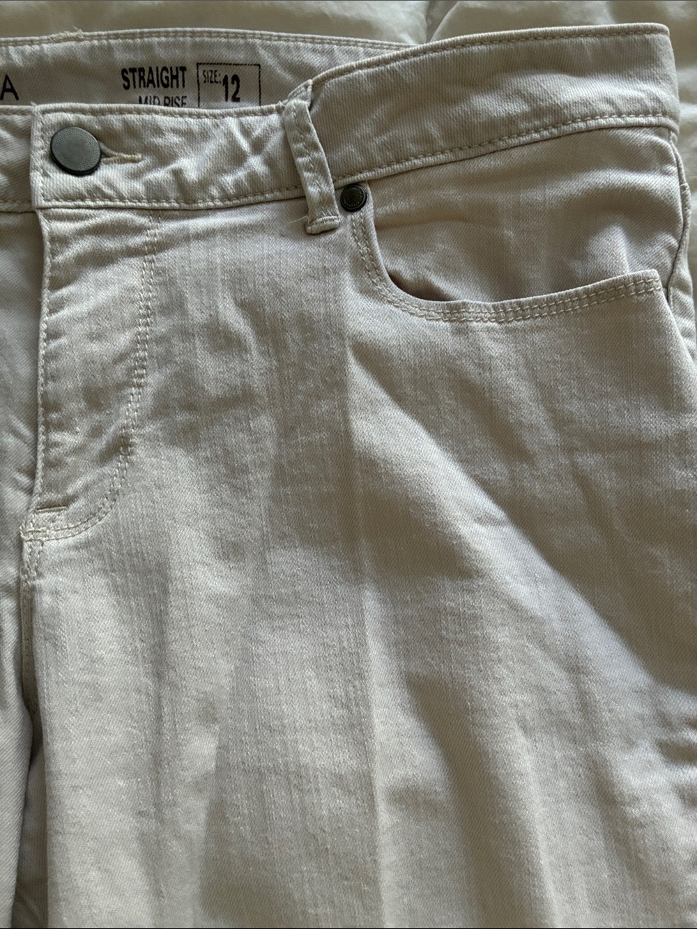 Sonoma Straight Leg Jeans in Light Cream